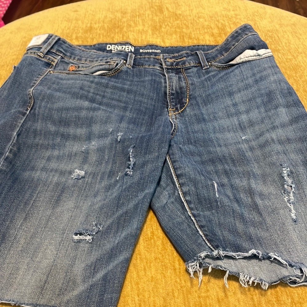 Levi’s, Denizen size 9 Shorts, Bermuda length